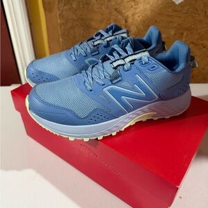 Women's New Balance 410v8 Trail Runner